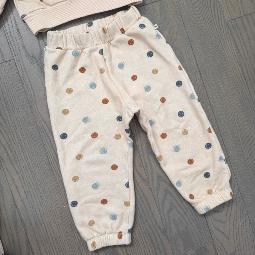 The New Society 4T SmileyWorld Christy Sweatshirt and Jogging Pants SET Neutral - Picture 5 of 11